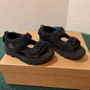 Little boy’s Size 29 US size 11.5. ECCO - New Ecco sandals go for $85 - $110